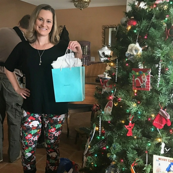 Meet your Posher, Tiffany - Picture 2 of 4